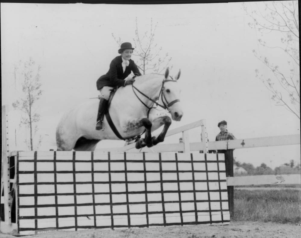MplsPhotoBot's tweet image. Mrs. Richard P. Gale and her Horse, Breeze
Date: 1940
Source: Hennepin County Library