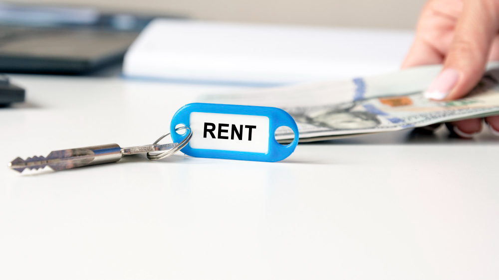 ToolboxReal's tweet photo. Stay informed with Neil Garfinkel!  There’s a new “Ask Neil” question on the TOOLBOX: “Can a landlord collect the entire rent amount on a short-term rental in NYC?” Only at https://t.co/a1ApattH8j #NYrealestateagent #NewYorkrealestateagent #nycrealestate https://t.co/POxPEdUxSO
