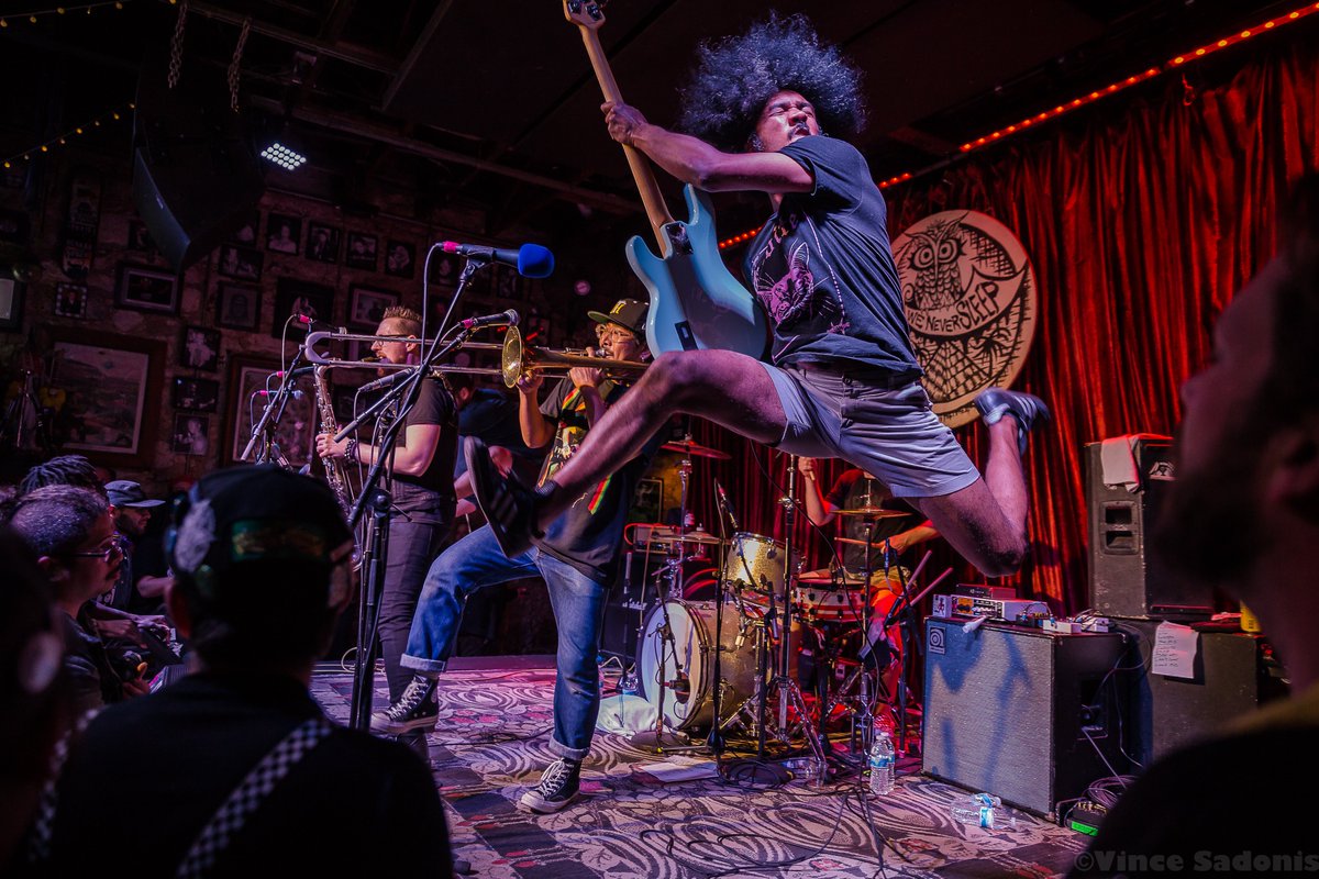 FavSightsSounds's tweet photo. Can't stress enough how much @KillLincoln is one of the best live bands out there! Added my full gallery of photos from the @BadTimeRec at @3LinksDeepEllum to my site here: https://t.co/AtZkpLAVFO
#killlincoln #badtimerecords #ska #concertphotography #photography https://t.co/qziIsSsttF