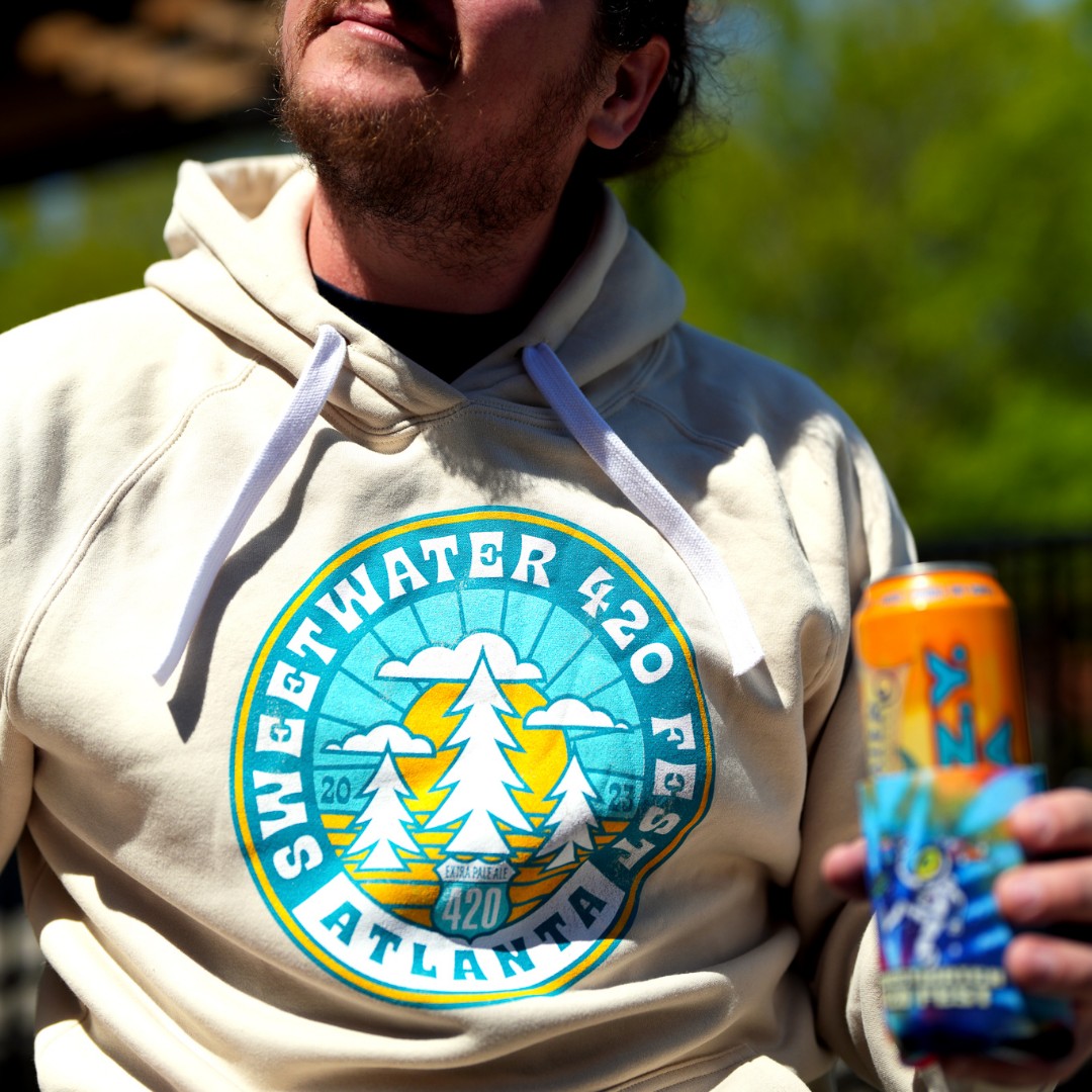 tilray's tweet photo. 🚨 Attention @SweetWaterbrew fans! 🚨 All new @420fest merch is available online to stock up before the weekend.
Or swing by our merch tent this weekend to score this limited-time-only swag.
#SW420Fest #Sweetwater420Fest #420FestATL $TLRY https://t.co/nrXQDDMFc8