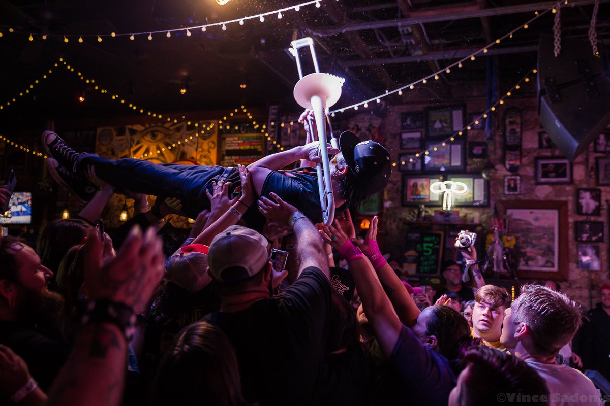 FavSightsSounds's tweet photo. Can't stress enough how much @KillLincoln is one of the best live bands out there! Added my full gallery of photos from the @BadTimeRec at @3LinksDeepEllum to my site here: https://t.co/AtZkpLAVFO
#killlincoln #badtimerecords #ska #concertphotography #photography https://t.co/qziIsSsttF