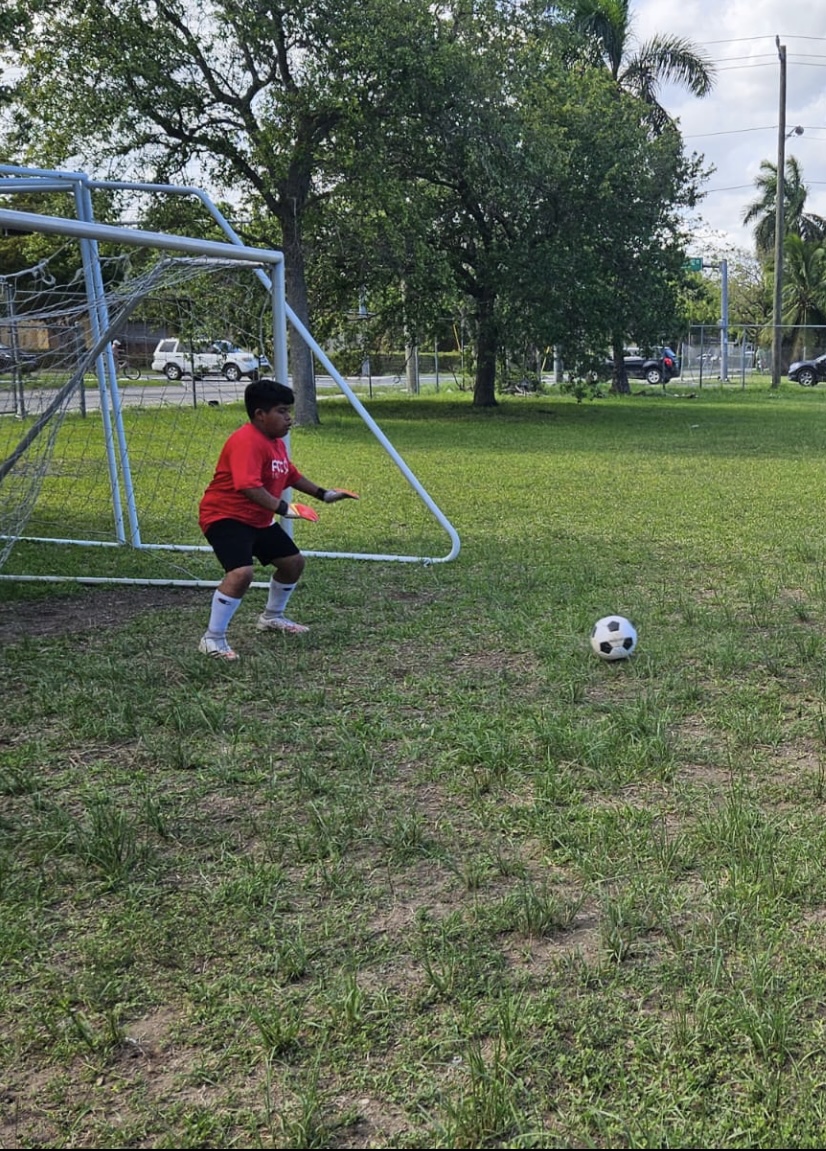 officialfccusa's tweet image. Our after-school program teaches life skills like teamwork, communication, and leadership through the power of soccer. This week, we focused on ball control and shooting while emphasizing respect and supportive teammates.⚽️🌟 #AfterSchoolProgram #BuildingCharacter