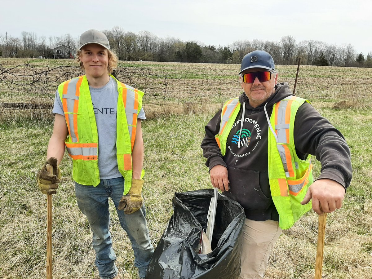 SthFrontenacTwp's tweet photo. Today, our roads crews kicked off #PitchInWeek with a roadside clean up. They found underwear, diapers, a John Deere lawn mower lid, Chipotle pizza sauce dip (unopened), even a satellite dish! Tomorrow is #EarthDay. Do your part by helping to clean up greenspaces and roadsides https://t.co/bZIfLl2gbY