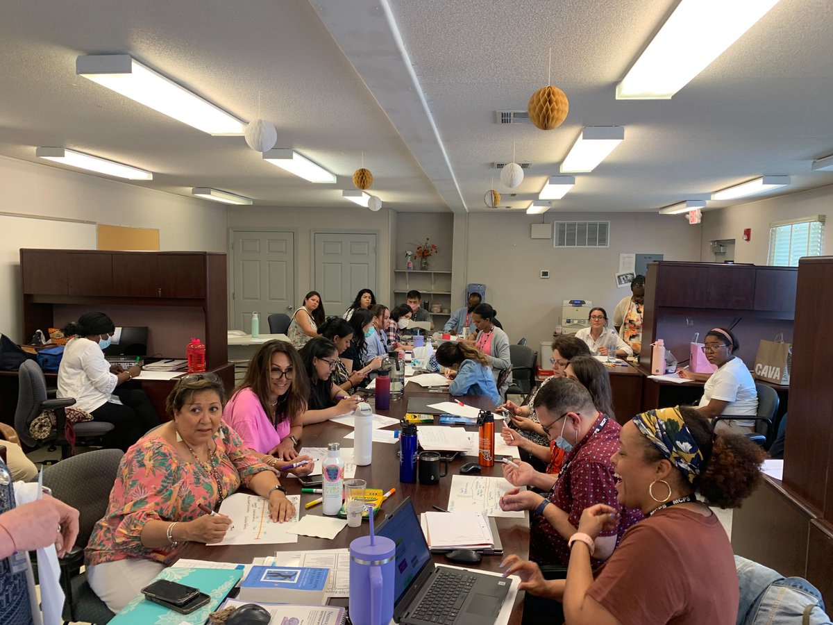 IAEMCPS's tweet photo. Reflecting on Practice and Sharing One’s Story is a great way to inform practice. ETCs are creating a year In review timeline and analyzing data to identify goal, priorities and celebrate efforts to supports students and schools! Great PD! https://t.co/lYe35AUEPa