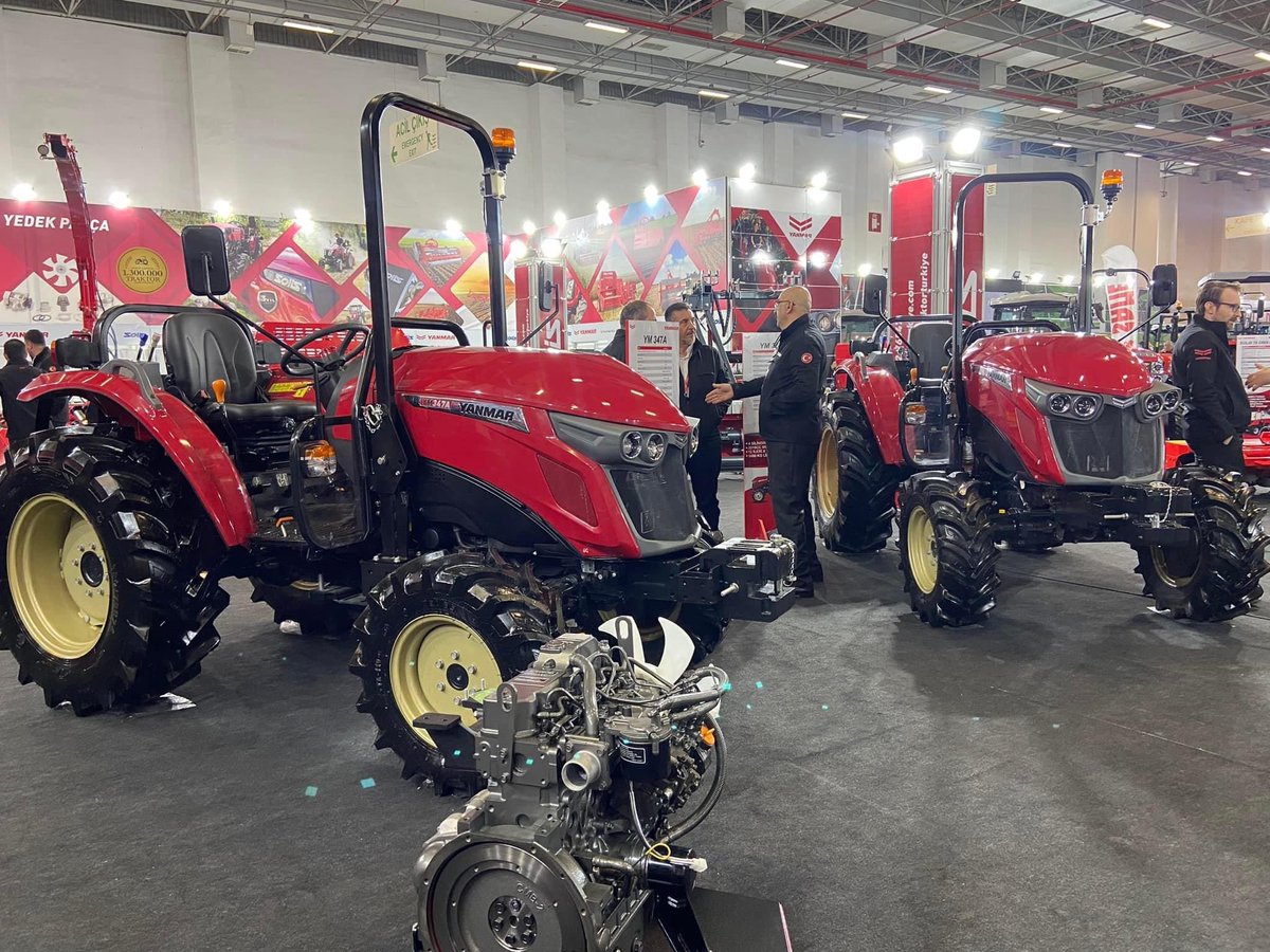 İlk Defa (3-7 Mayıs) 
Van 12. Doğu Anadolu 
Tarım Hayvancılık Ve Gıda Fuarında Sergileyeceğimiz ,

Yanmar YM-347A (50HP) ,
Yanmar YM-359A (60HP),

Traktörleri Standımızda Yerlerini Alacaklar!

Haydi Buyrun Sizde Gelin!
Bir Yanmar Traktör Sahibi Olun.

A-Hol A-1 Stant