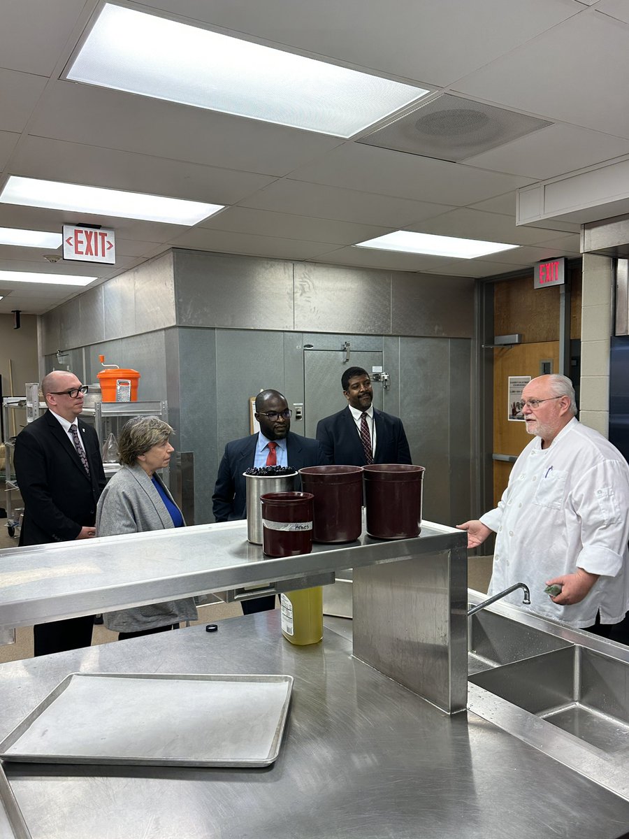 We're in Kansas City, MO today! <a href="/rweingarten/">Randi Weingarten 🇺🇸 🖇️👩‍🎓📚</a> and @JAft691 are visiting Manual Career and Technical Center to meet with <a href="/AFTKC/">KCFT SRP</a> members and their students to learn more about their #CTE program.