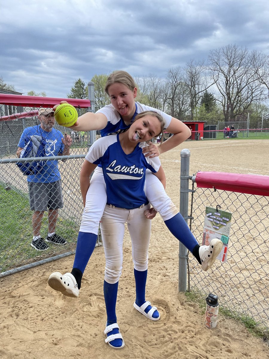 Ella Richter (@richterrrrrr14) on Twitter photo First homer of the season! <a href="/DU_SBALL/">PANTHER SOFTBALL</a> <a href="/MastodonSB/">Purdue Fort Wayne Softball</a> <a href="/IndWesSoftball/">IWU Softball</a> <a href="/WayneStateSB/">Wayne State Softball</a> @NorthwoodSoftb1 <a href="/FSU_SB/">Ferris St. Softball</a> <a href="/WMUSoftball/">Western Michigan Softball</a> First homer of the season! <a href="/DU_SBALL/">PANTHER SOFTBALL</a> <a href="/MastodonSB/">Purdue Fort Wayne Softball</a> <a href="/IndWesSoftball/">IWU Softball</a> <a href="/WayneStateSB/">Wayne State Softball</a> @NorthwoodSoftb1 <a href="/FSU_SB/">Ferris St. Softball</a> <a href="/WMUSoftball/">Western Michigan Softball</a>