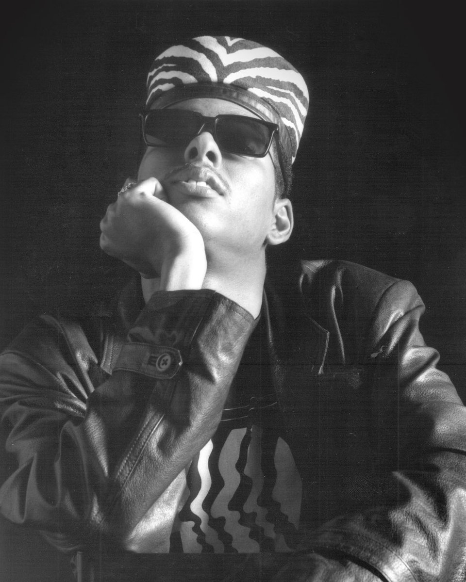 Two years ago today, the world lost the late great Gregory Edward Jacobs aka Shock G aka Humpty Hump of Digital Underground. Shock you are deeply missed 🙏🏾🕊️

📸: Tommy Boy Archives instagram.com/p/CrToT4kraQG/…