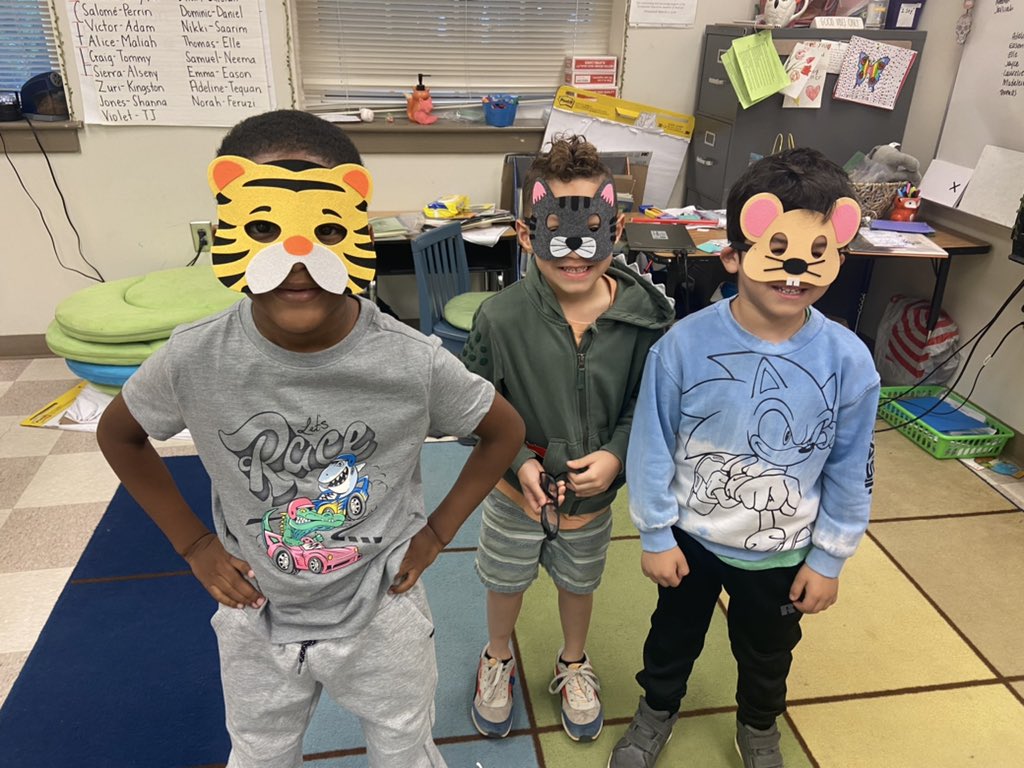 I can’t believe there are only 26 days left with my crew! We celebrated A is for Animal/Animales with animal masks, origami, animal print photo frames and LOTS of animal themed dances on <a href="/GoNoodle/">GoNoodle - find us on BSKY!</a>! <a href="/APSGardenHills/">Garden Hills Elem</a> <a href="/APSDualLang/">apsDualLang</a>