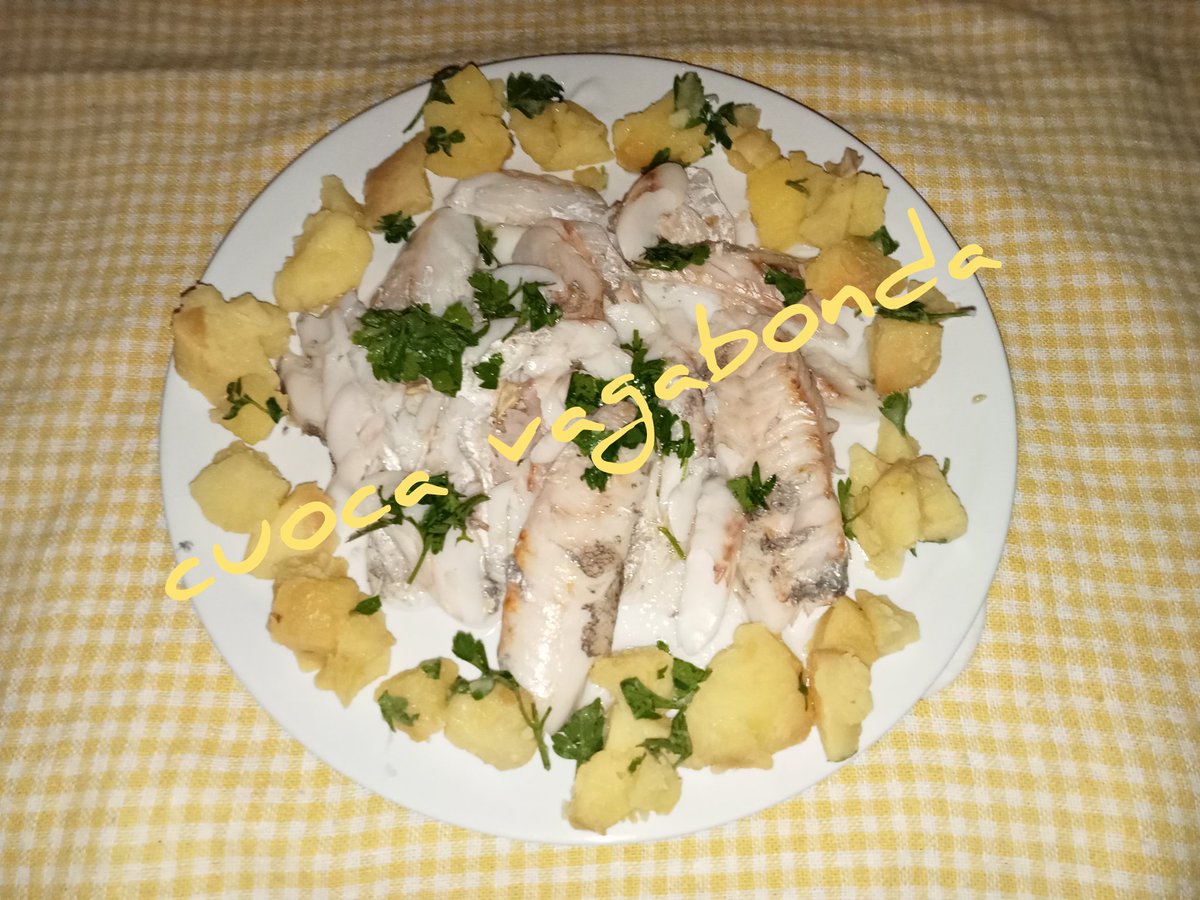 CuocaVagabonda's tweet photo. Merluzzo e Patate all'insalata
#venerdì #cena #pesce #merluzzo
la ricetta è sul mio blog 👇https://t.co/XjllRdaBt5
clicca sulla pagina "cuciniamo insieme"
se provi una mia ricetta, taggami #cuocavagabonda https://t.co/WD5CAAhfJG