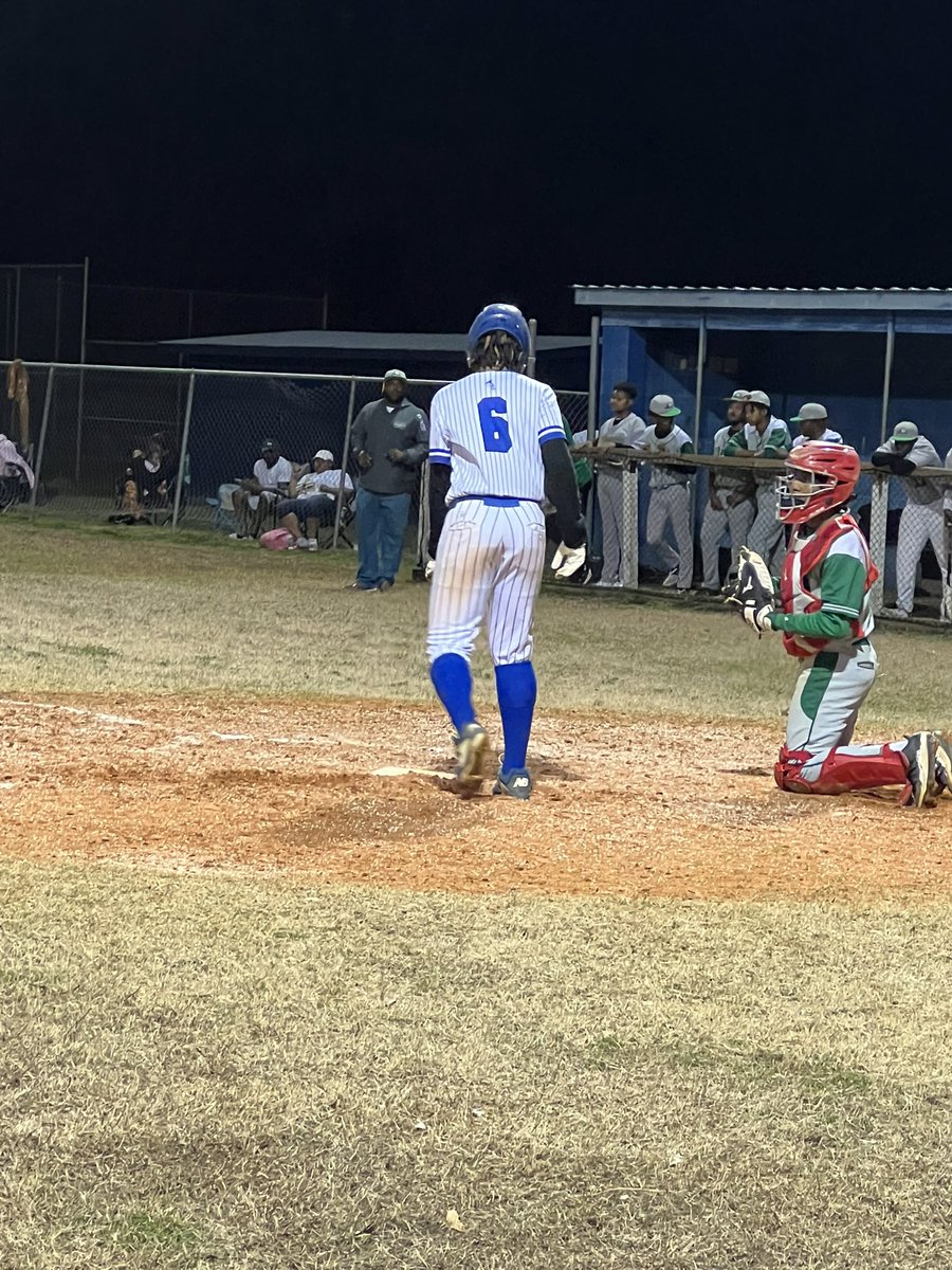 JaylonHorton12's tweet photo. We played our last regular season game yesterday and finished the season 17-6 and finished 2nd in our district. My stats for the regular season were BA:.409 SLG:537 RBI:25 OBP:722 FP:903 
SO:45 ERA:3.600 W/L:4-1 ..First playoff game Tuesday 💫🔒 https://t.co/nTJacJ1UeR