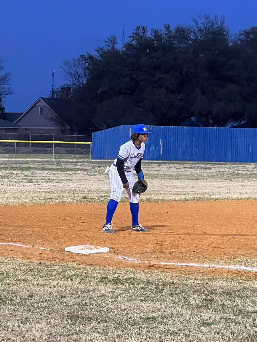 JaylonHorton12's tweet photo. We played our last regular season game yesterday and finished the season 17-6 and finished 2nd in our district. My stats for the regular season were BA:.409 SLG:537 RBI:25 OBP:722 FP:903 
SO:45 ERA:3.600 W/L:4-1 ..First playoff game Tuesday 💫🔒 https://t.co/nTJacJ1UeR