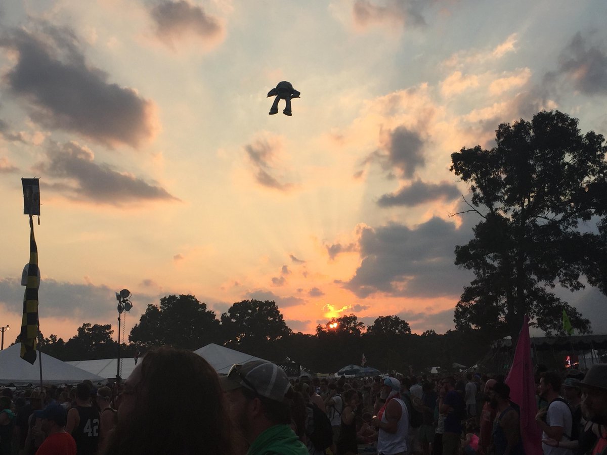 Bonnaroovian's tweet photo. Perhaps my most memorable moment occurred during Elton John’s closing set when a Buzz Lightyear balloon took flight during his tearjerking performance of “Rocket Man.” The balloon could be seen floating among crowds all weekend, and his departure fit the song choice perfectly. https://t.co/ycQ8eYy6qB