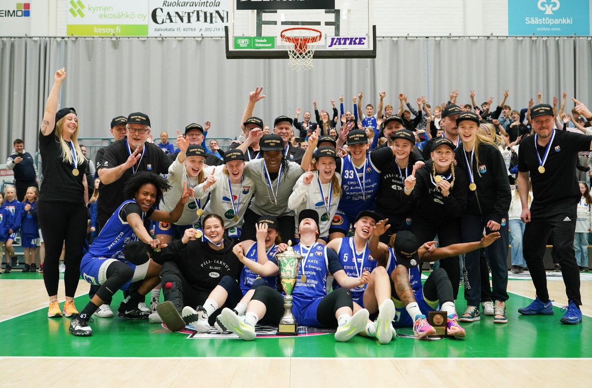 Korisliiga's tweet photo. Onnea Peli-Karhut, Suomen Mestarit kaudella 2022-23 !!
#NaistenKorisliiga #mestarit https://t.co/3TdqD9ZesK