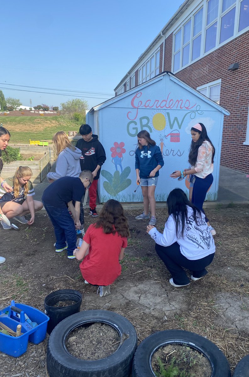 We had an awesome time working in our garden today!! We did some weeding and watering, and I Was quite impressed with the work ethic and technique of these students!! So much fun!🌞🌻🌸🌳🪴🌷🌈☀️
