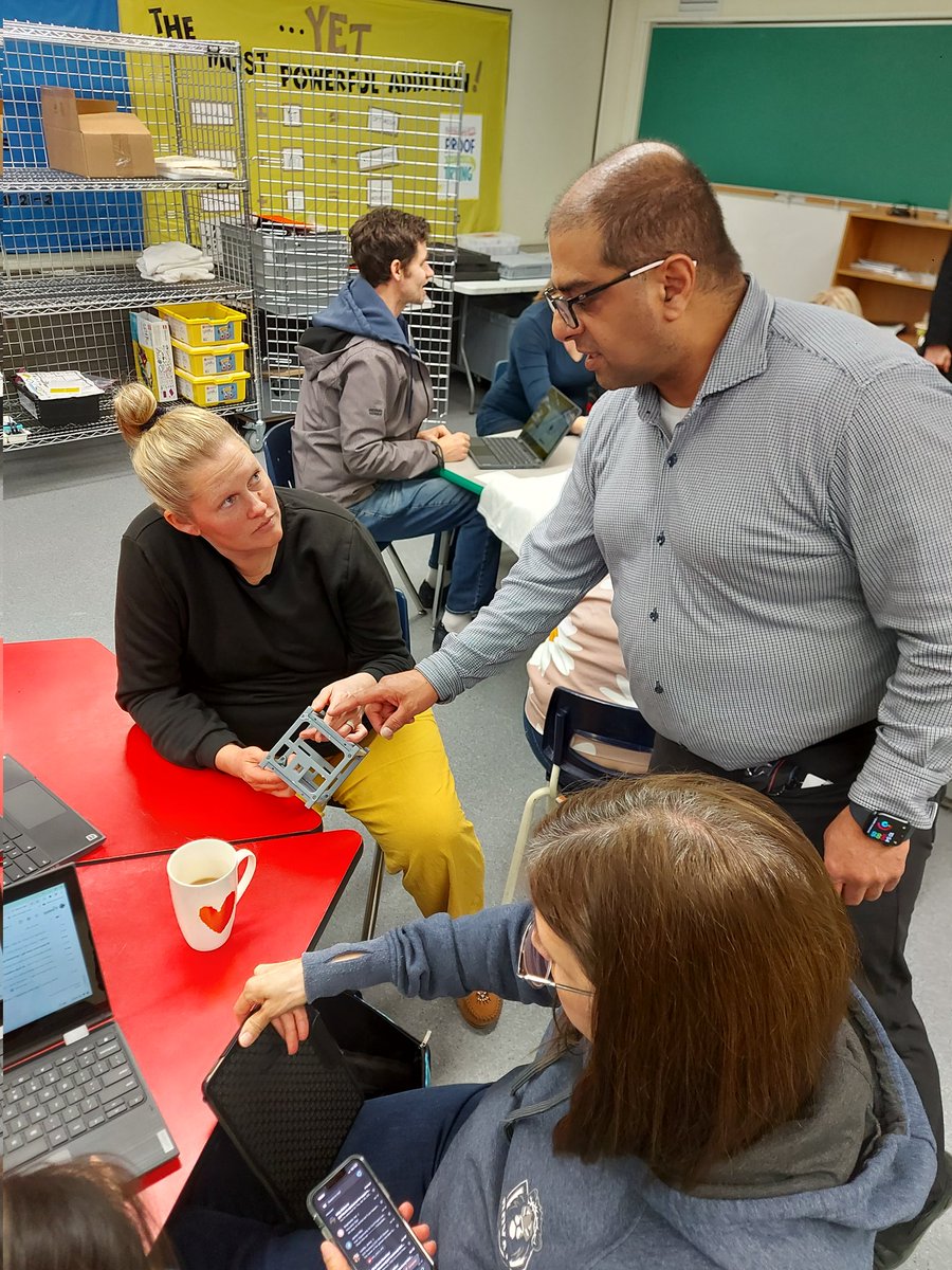 GeoffreyBisho10's tweet image. PLF @ChristianFMPSD where we are learning all about the incredible technology that our staff and students utilize. 3D printers &amp;amp; scanners, virtual &amp;amp; augmented reality, design programs, &amp;amp; making t-shirts! Thanks @alisyed4rmwb &amp;amp; @facing_uWT for sharing your expertise! @FMPSD