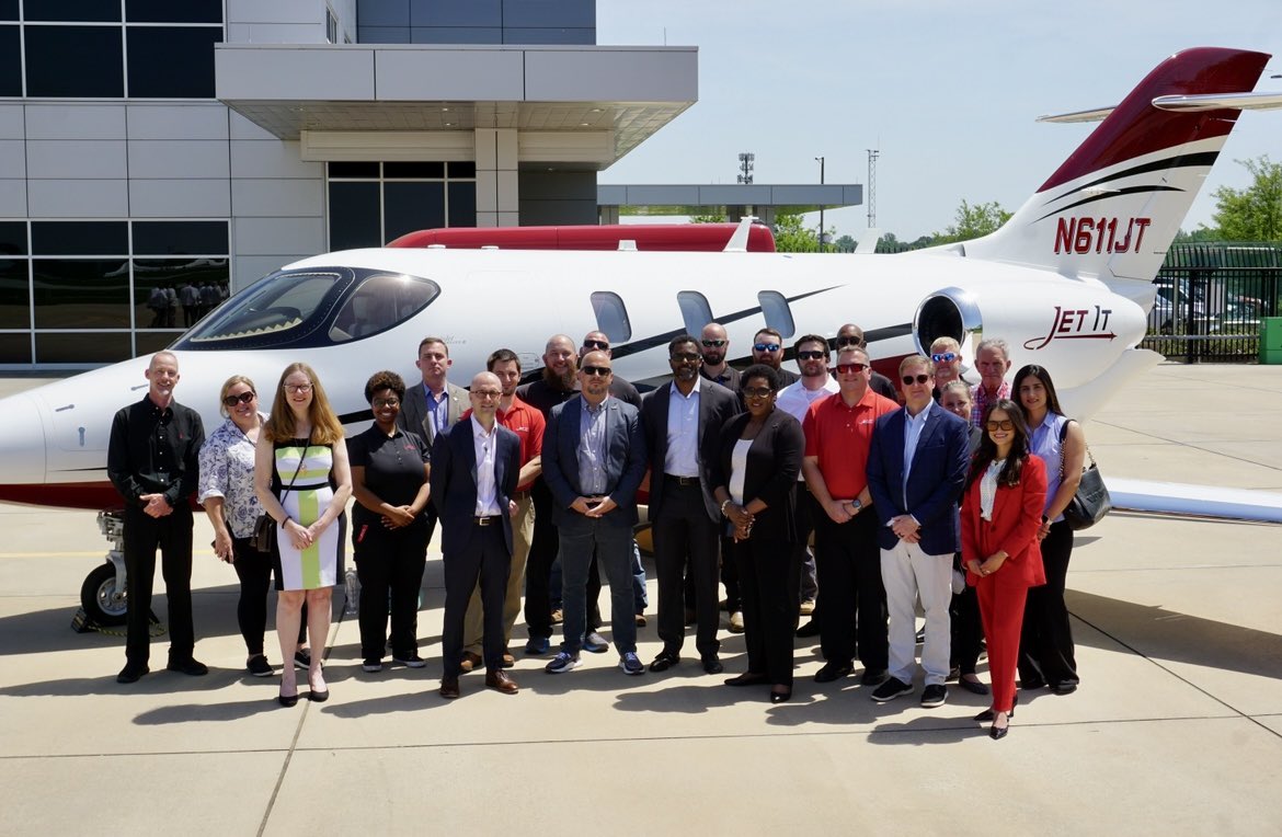 GoJetIt_'s tweet image. Yesterday, we celebrated the delivery of two more HondaJet Elite II aircraft. Since our partnership with Honda, Jet It has spent over $250 million dollars for our HondaJet fleet. With our continued growth and innovation, we are excited about where we will soar next. #GoJetIt
