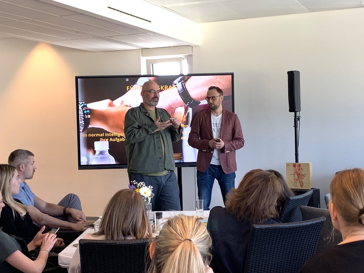 Ch_Nageler's tweet photo. Wow - was für ein IGEPHA Themenfrühstück! Wir waren Premierengast im neuen DREHM Pharma GmbH Café und hörten Spannendes zum Thema #NewWork! Danke an Mario Koller und Markus Stelzmann für die inspirierenden Ausführungen und danke an Sandra Hartbach für den coolen Soundtrack. https://t.co/wdYeoZS0NQ