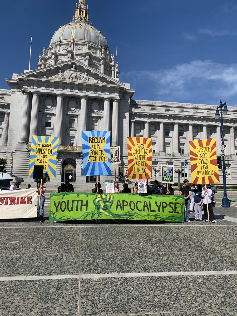 Y_Vs_A's tweet photo. Youth are gathering at civic center plaza
Youth are starting to gather out at Civic Center Plaza to urge Governor @GavinNewsom to take action for our communities and our future! #YouthDemand #NoOneIsDisposable #EarthDay2023 https://t.co/S96crsfPZS