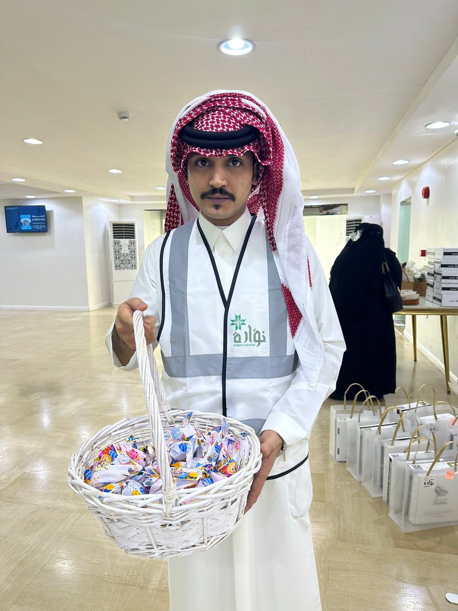 aflaajhospital's tweet photo. فريق نوارة التطوعي يعايد لمرضى المنومين في #مستشفى_الأفلاج_العام بمناسبة حلول #عيد_الفطر_المبارك. https://t.co/zVkbydDiSf