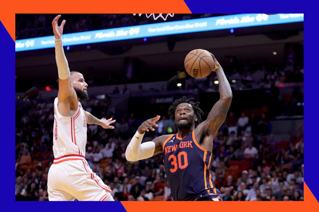 Twheater2's tweet photo. How much are last-minute Knicks-Cavaliers playoff tickets at MSG? https://t.co/vUezatbOkc https://t.co/oFGsodYsIZ