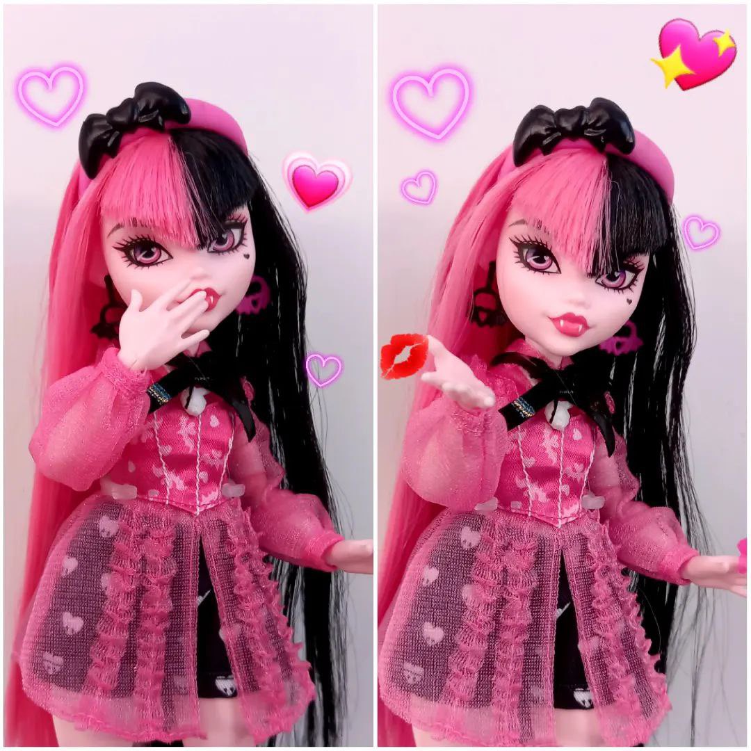 MHollymoon's tweet photo. Monster High G3. Well, not so bad. I think I'll give them a chance... 🤔

#monsterhigh #draculaura #mhdoll #mattel #mhg3 https://t.co/kOg7ygSDN4