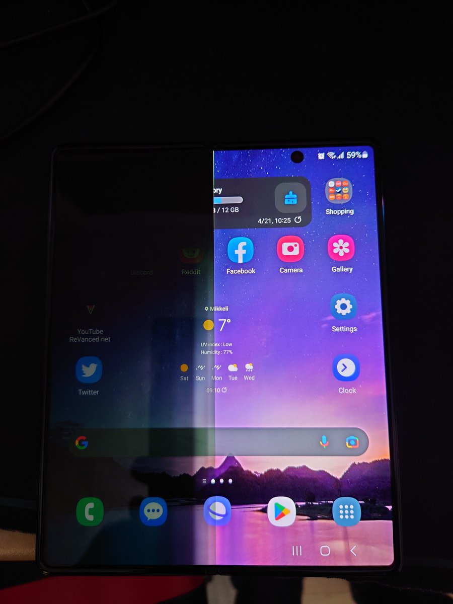 And the day has come for sudden death of fold 2 display