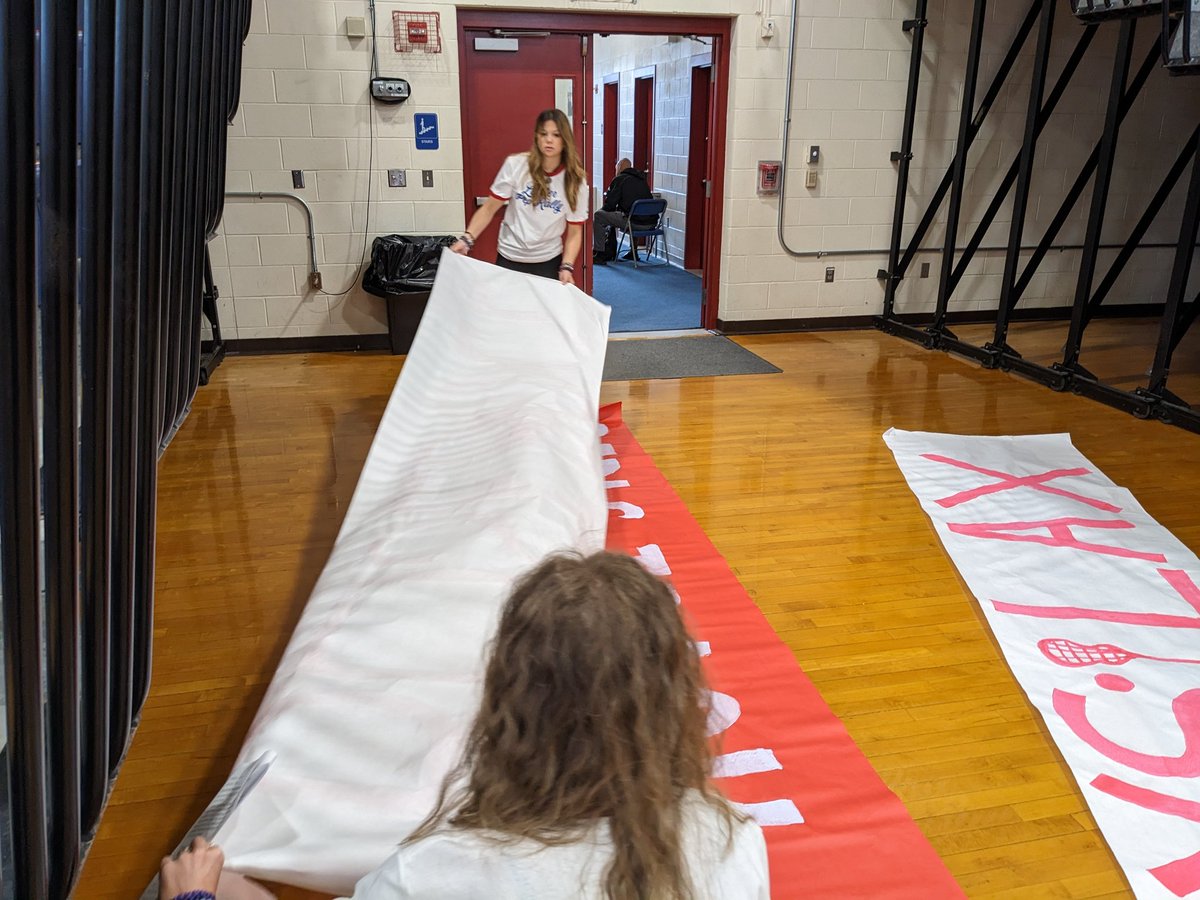 StevenJuster's tweet photo. Londonderry High School Pep Rally prep! @Londonderry_lhs https://t.co/p1ABmKbz6m