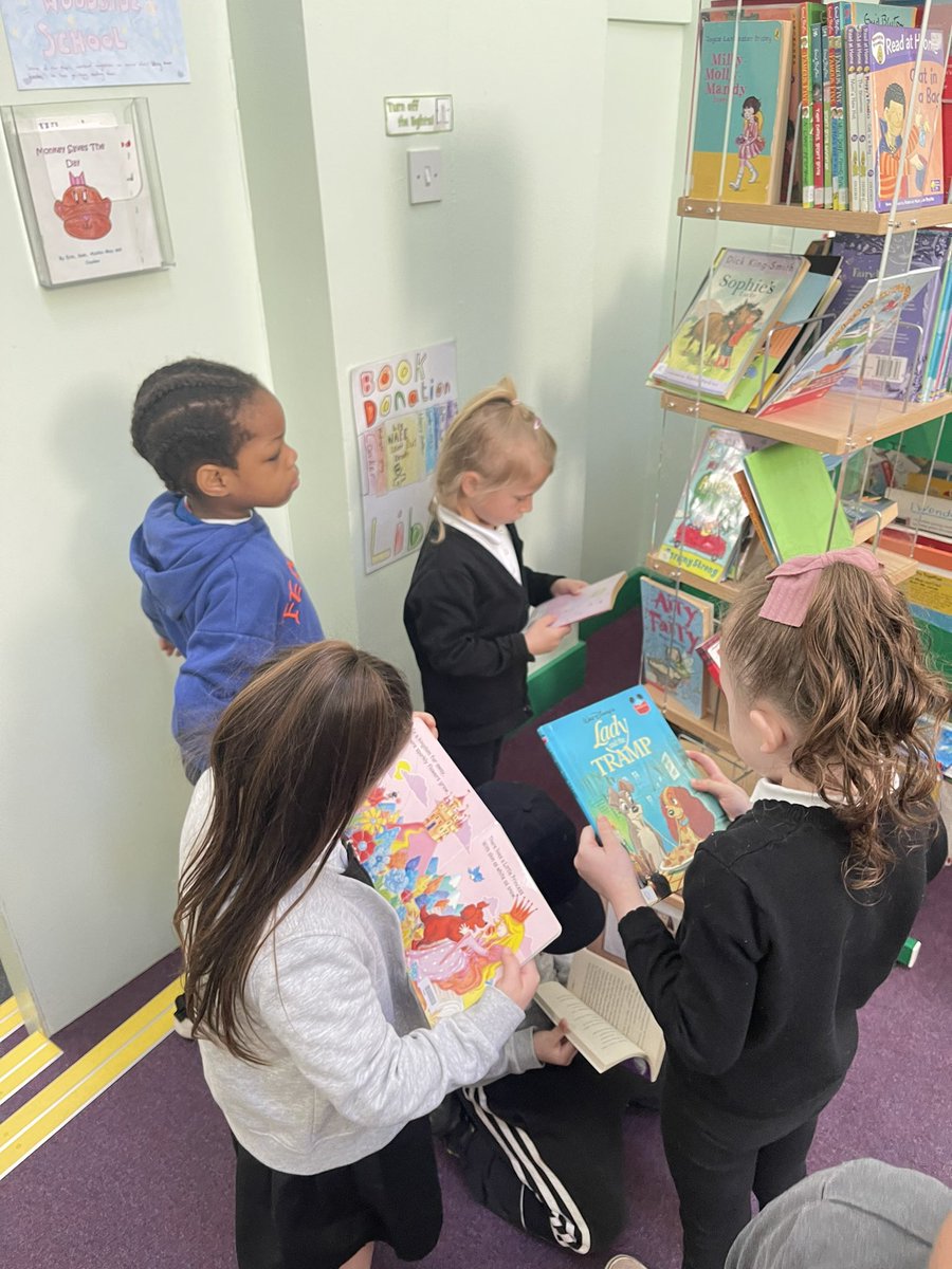 MissRoche2's tweet photo. We loved picking out books based on personal interest today in our school library! Some of the children wanted to learn more about dinosaurs, our new class topic. Very curious learners indeed! 🔎 🦕 🦖 📚 @woodside_school https://t.co/S5FtAG45kw
