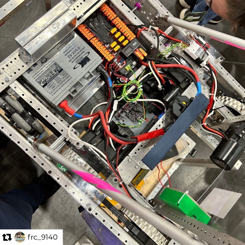 REVrobotics's tweet photo. What #REVION products can you spot on this robot at #FIRSTChamp? We’ll start - we see a Power Distribution Hub! 📷
Learn more: https://t.co/u44kXa1TI5
(Photo credit: FRC #9140 - The Robobots on Instagram) https://t.co/heTe1ZN6TF