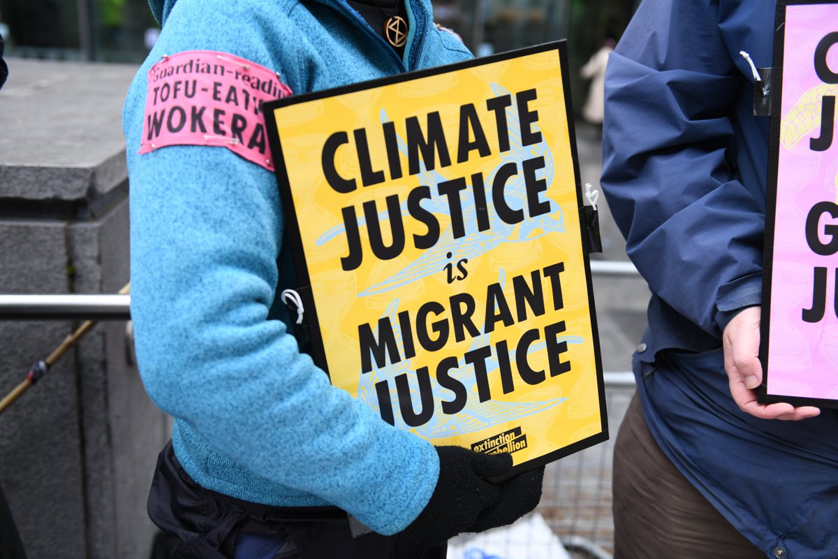 XRebellionUK's tweet photo. Day One of #TheBigOne - what a day!

Thousands of people, hundreds of peaceful actions. We've picketed government offices &amp; lobby groups, we've marched, held talks &amp; peoples assemblies as we #UniteToSurvive in peace &amp; love

See you tomorrow for #EarthDay https://t.co/TNYFM2gUek