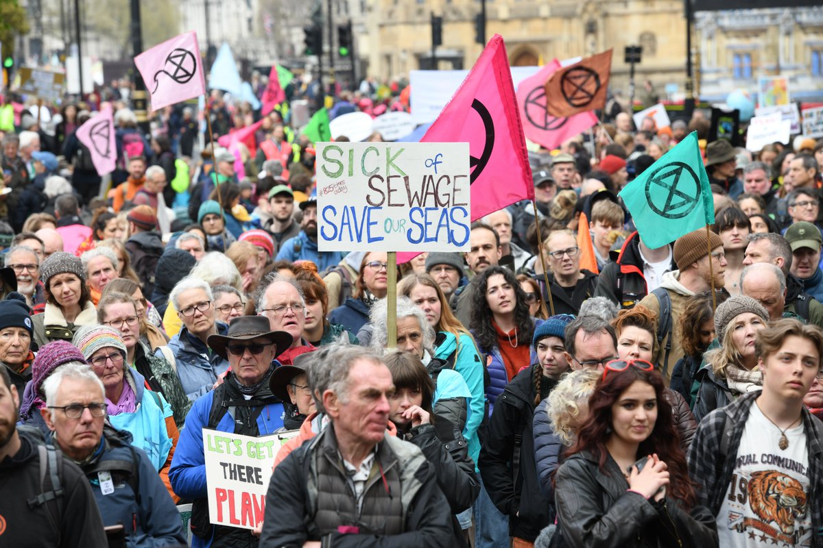 XRebellionUK's tweet photo. Day One of #TheBigOne - what a day!

Thousands of people, hundreds of peaceful actions. We've picketed government offices &amp; lobby groups, we've marched, held talks &amp; peoples assemblies as we #UniteToSurvive in peace &amp; love

See you tomorrow for #EarthDay https://t.co/TNYFM2gUek