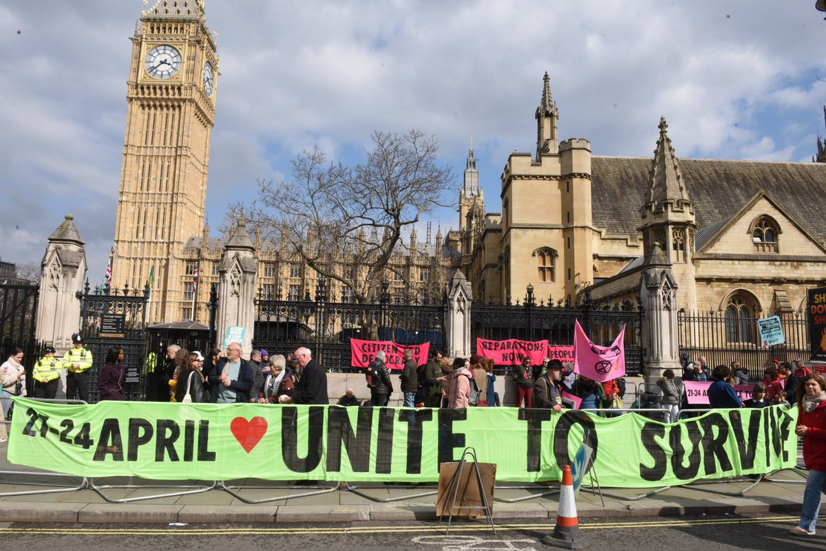 XRebellionUK's tweet photo. Day One of #TheBigOne - what a day!

Thousands of people, hundreds of peaceful actions. We've picketed government offices &amp; lobby groups, we've marched, held talks &amp; peoples assemblies as we #UniteToSurvive in peace &amp; love

See you tomorrow for #EarthDay https://t.co/TNYFM2gUek