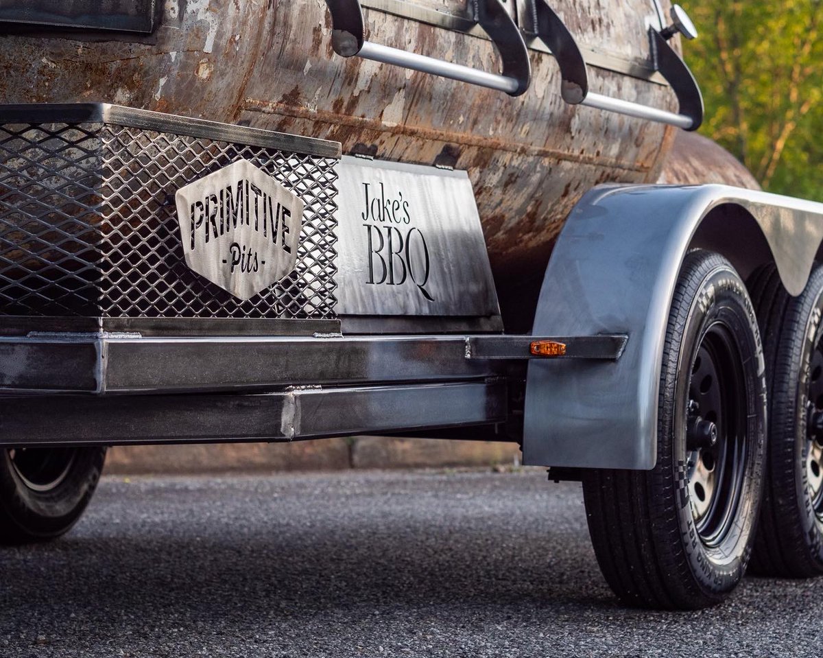 Primitivepits's tweet photo. 500 gallon on an 86 Series clear coat trailer. #primitivepits

#bbqcooking
#ｂｂｑ
#barbecue
#barbeque
#bbq
#bbqs
#Smoked
#cookout
#smoke
#lownslow
#lowandslow
#bbqlove
#bbqlover
#bbqlovers https://t.co/twASGq4tFk