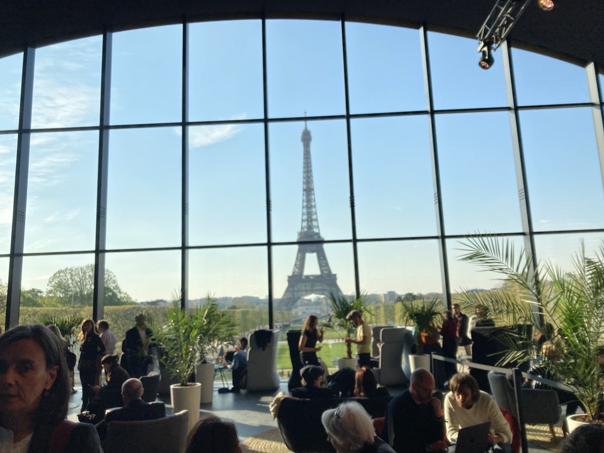 DeStefanoCris's tweet photo. How to shoot a book in Paris #scelf #movie #festivaldeparis2023 #cannes https://t.co/fuFfNWJQ8i