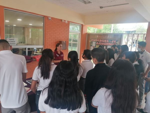 CapaNegras's tweet photo. Uneme Capa presente con un módulo con información sobre Prevención de Adicciones dirigido a los alumnos del CBTIS #34 de Piedras Negras, a cargo de la Lic. Alma Ivonne Méndez Romero.
@Jurisdiccion1PN  @CONADICmx
#ConadicTeEscucha
#CuidaTuSaludMental
@ceca_coahuila @CapasCoahuila https://t.co/GqdyX8CVnE