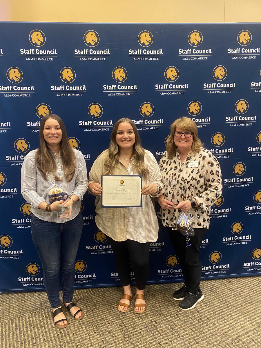 Congrats to our advisors who received their years of service to the university today!🦁 
5 years - Lauren Meyers
10 years - Hannah Stotts
20 years - Misty Lair