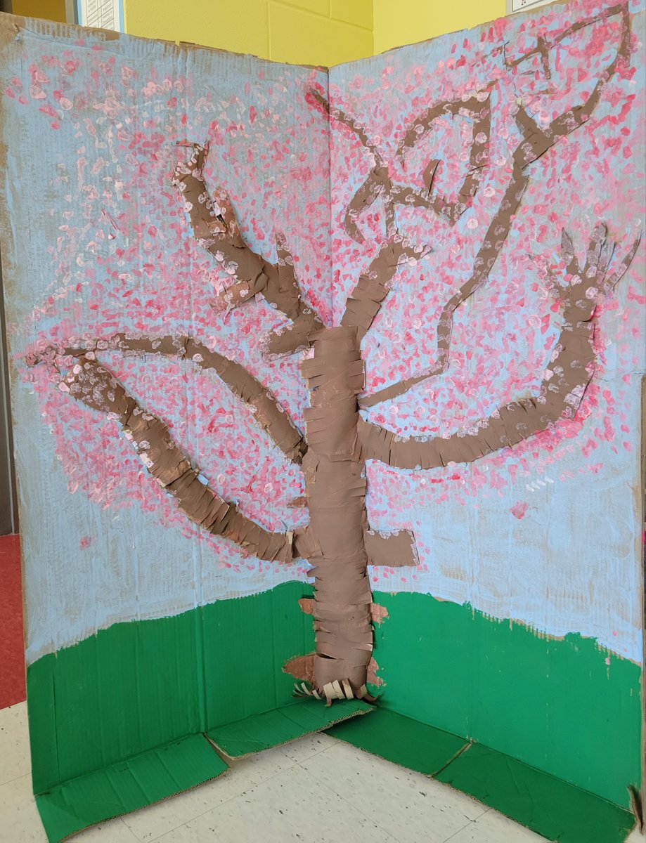 SusanGalbraith4's tweet photo. I absolutely LOVE it when teachers take on some of the resources I share. Look at this amazing tree sculpture by the gr2/3 class under Lindsay Steeves. Bravo! This was inspired by the work of UK artist @DarrellWakelam. Check him out! @ASD_West #YouCanBuildit https://t.co/fGeQmU6f55