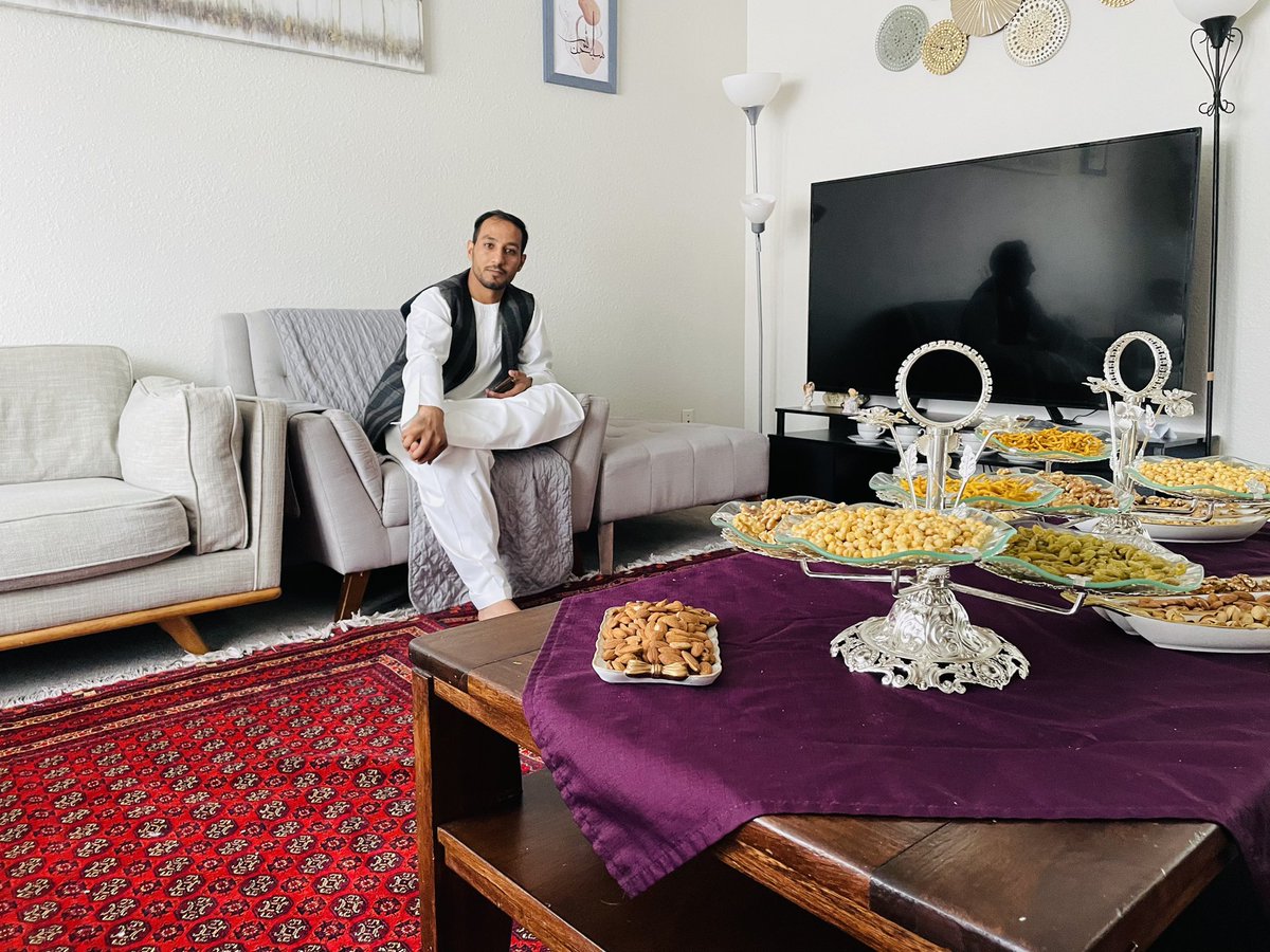 Eid Mubarak! 
عید مبارک! 
اختر مو‌بختور !