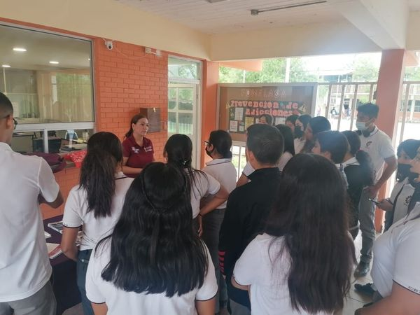 CapaNegras's tweet photo. Uneme Capa presente con un módulo con información sobre Prevención de Adicciones dirigido a los alumnos del CBTIS #34 de Piedras Negras, a cargo de la Lic. Alma Ivonne Méndez Romero.
@Jurisdiccion1PN  @CONADICmx
#ConadicTeEscucha
#CuidaTuSaludMental
@ceca_coahuila @CapasCoahuila https://t.co/GqdyX8CVnE