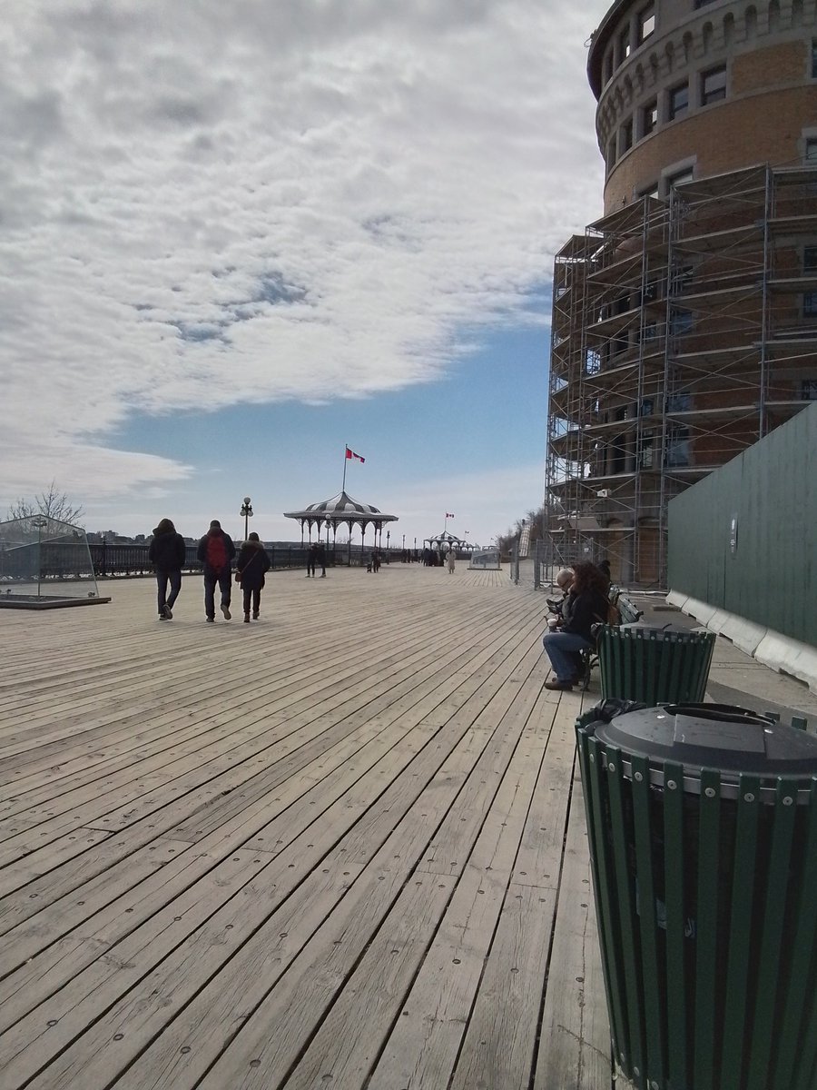 René Turcotte on Twitter "Terrasse Dufferin, le dôme qu'on voit à gauche c'est un puit de