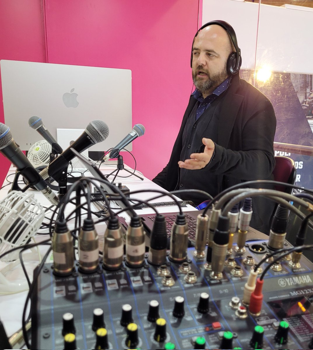 "Los medios de comunicación son fábricas de lugares comunes": <a href="/Rivas_Santiago/">Santiago Rivas</a> en POLI RADIO <a href="/Poligran/">Poligran</a> desde la #FILBo35años