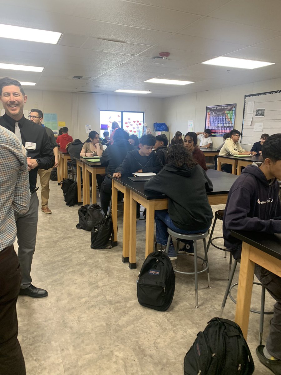 jenlsanders's tweet image. Great teamwork yesterday by our Science department. Working together with TCOE to grow as educators! #lessonstudy #mypscience @IBinBSD @SCIABEARS @BurtonSchools