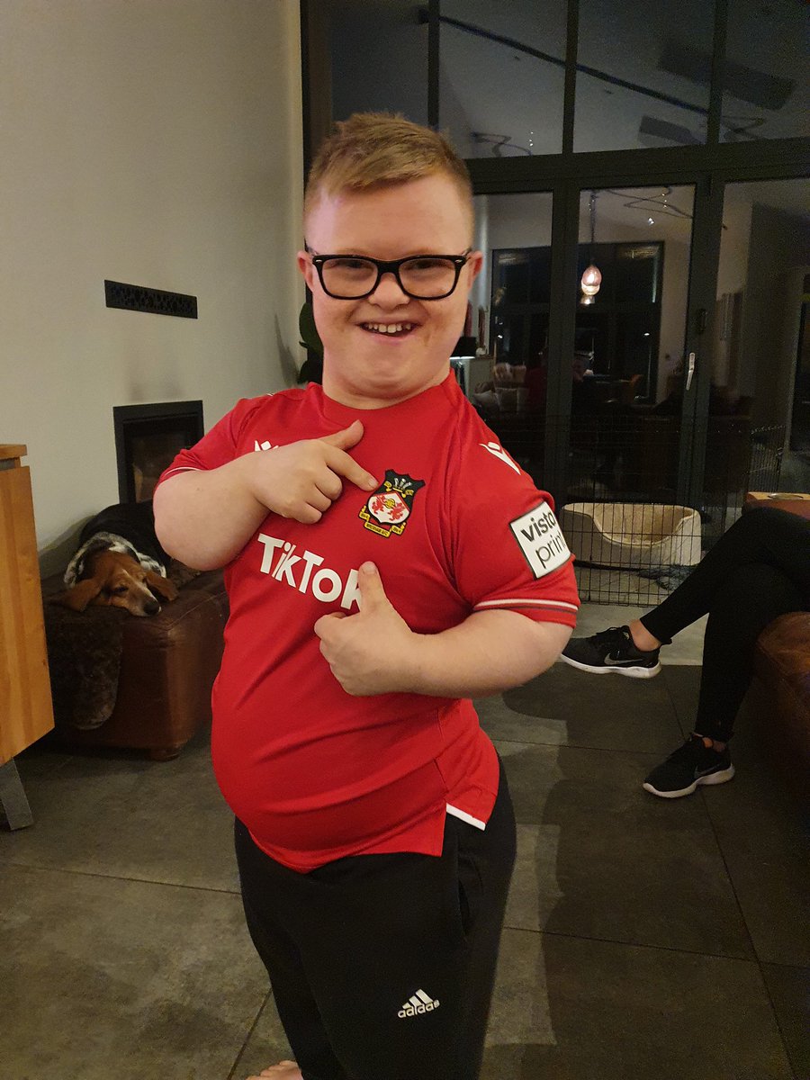 AndyECDuff's tweet image. Big kit decision for tomorrow but home is where the heart is ❤️#theredone #WxmAFC #disabilityinclusion #Wales