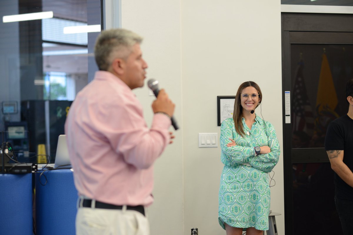 ProEcuador_'s tweet photo. Este espacio en el marco de Techxplorer, es una dinámica inspirada en Shark Tank donde 14 empresas de🇪🇨 presentaron sus proyectos tecnológicos a líderes empresariales de🇺🇸, gracias al proyecto #QuitoExporta 2.0 de @desarrolloquito, @Fedexpor @CITECec  y el apoyo de @ProEcuador_ https://t.co/gNdEjhCUZk