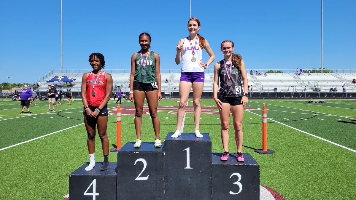 KParkGirlsXC_TF's tweet photo. Moving on in the 800 is @elinabailey_ and @BaileyFov3 !!!!! Way to go ladies!
@HumbleISD_KPHS @KMSLadyCougars @KPARKmedia https://t.co/w8GJuaykvQ