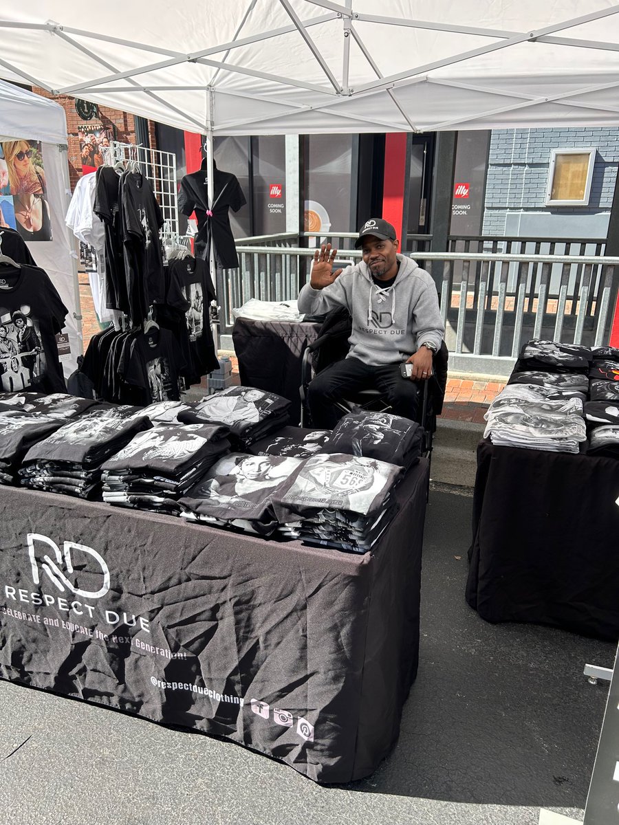CreatorsMktAS's tweet photo. If you're a fan of handmade art and craft, Creator's Market at Atlantic Station is the place to be! @CreatorsMarketAS Join us on Saturday from 11-9 and Sunday from Noon-7 #Shoplocal #CreatorsMarketAS #Craft #weloveatl #atlantaevents #thingstodoinatlanta #discoveratl #midtownatl https://t.co/MLGLuiKQtu