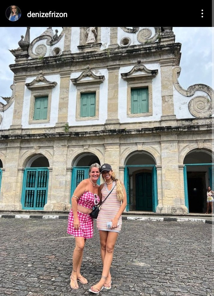 mica_benzin's tweet photo. Que texto lindo de ler sobre Key e família, a humildade dela encanta á todos 🥺 
Obrigado Denize pelo carinho com ela e sua família, Deus abençoe muito você 🙌❤️ https://t.co/H9oJrK73vi