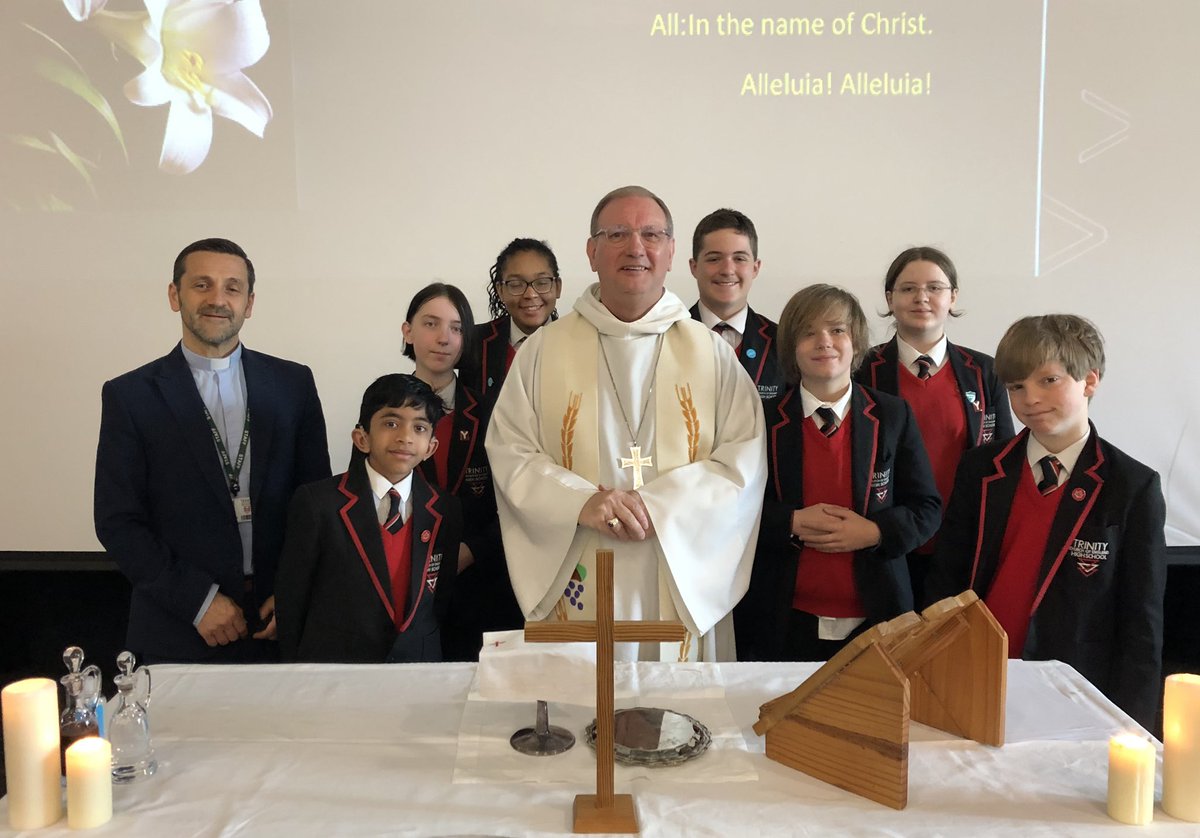 TrinityHighChap's tweet image. Lovely to have Bishop Mark with us in school to celebrate our Season of Easter Eucharist. We were invite to ‘Come and see’ the empty tomb, the risen Jesus, as Easter changes everything @BishMiddleton @DbeManchester