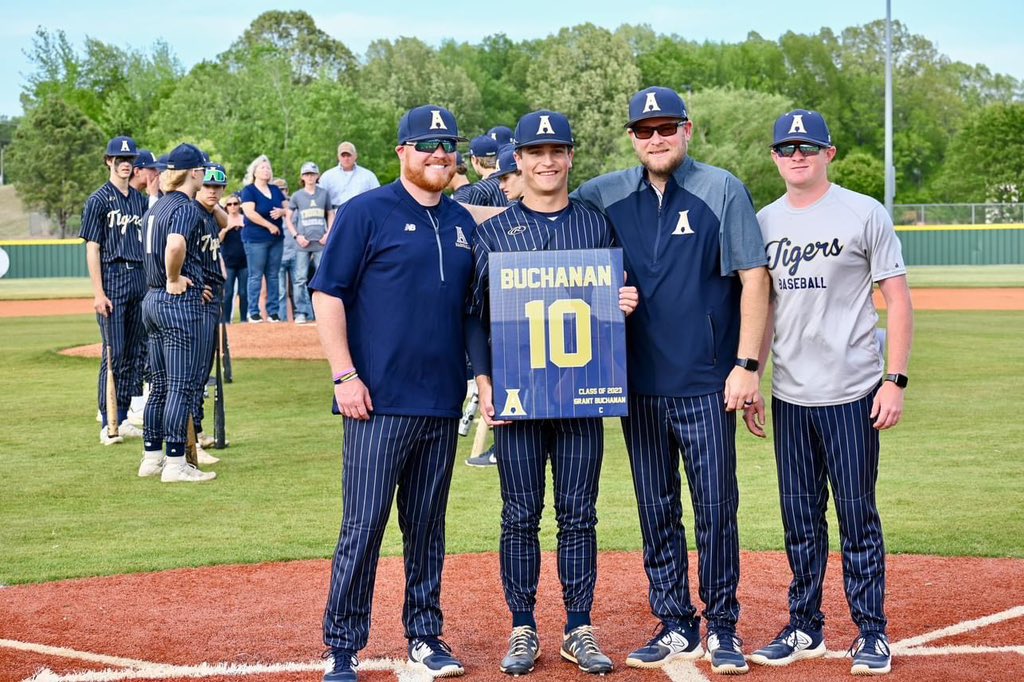 ahstigersbb's tweet photo. Senior #10 Grant Buchanan #AWGAWN https://t.co/JM9lr5T4lb